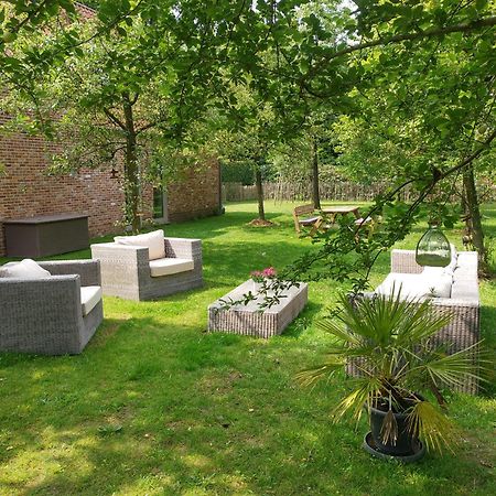 The Two Oaks - Private Garden For Guests Villa Hertsberge Exterior photo