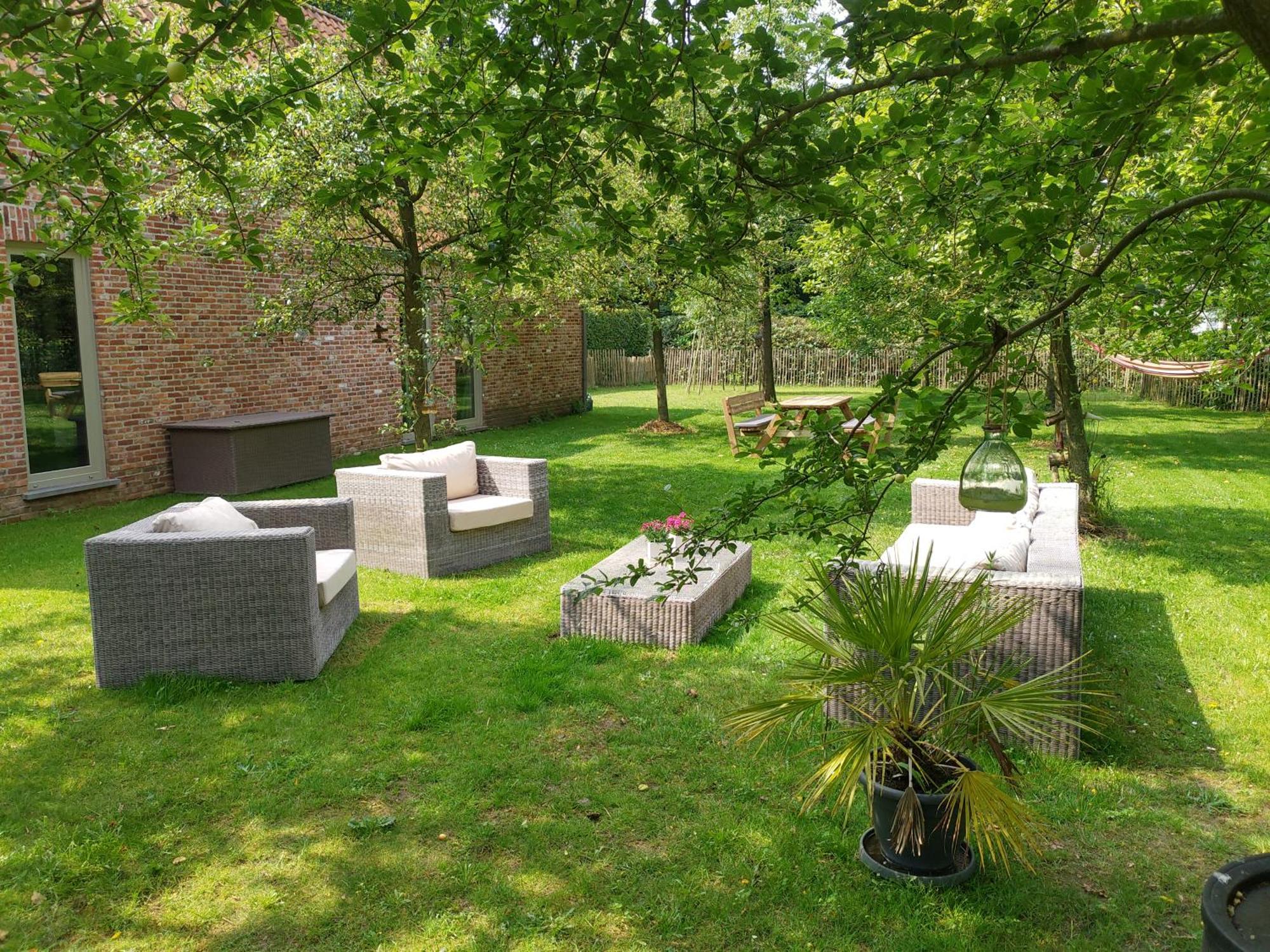 The Two Oaks - Private Garden For Guests Villa Hertsberge Exterior photo