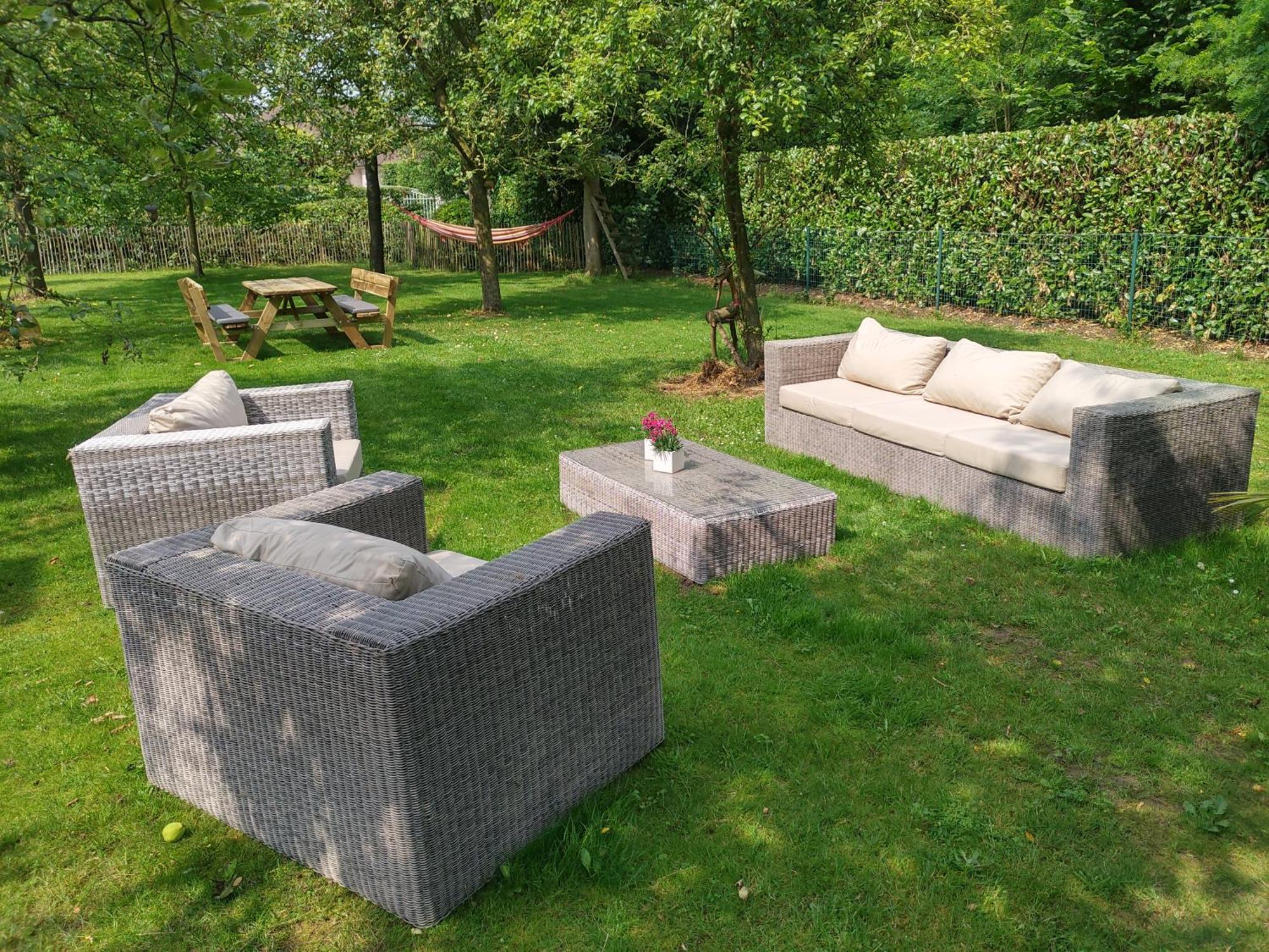 The Two Oaks - Private Garden For Guests Villa Hertsberge Exterior photo